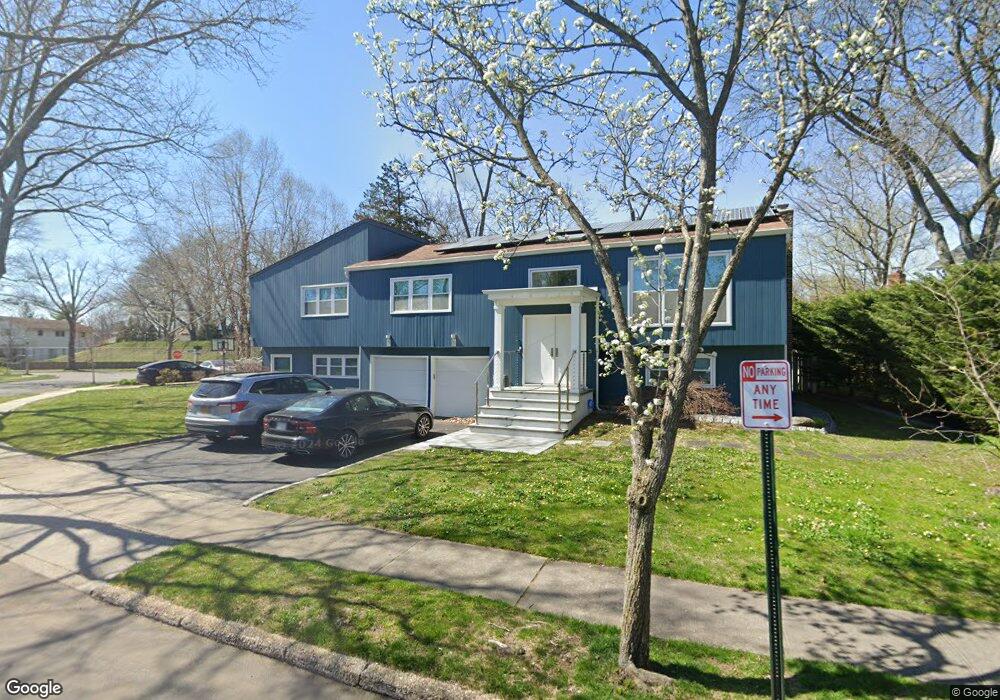 3 Driftwood Dr, Port Washington, NY 11050 - photo 1