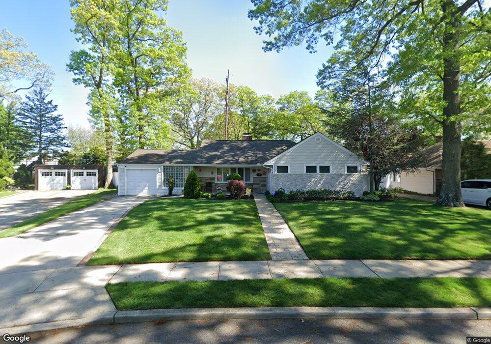 524 Mohawk Rd, West Hempstead, NY 11552 - photo 1