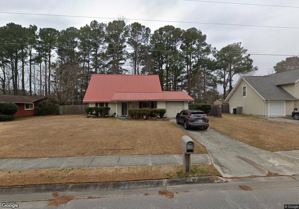305 Linwood Dr, Jacksonville, NC 28546 - photo 1