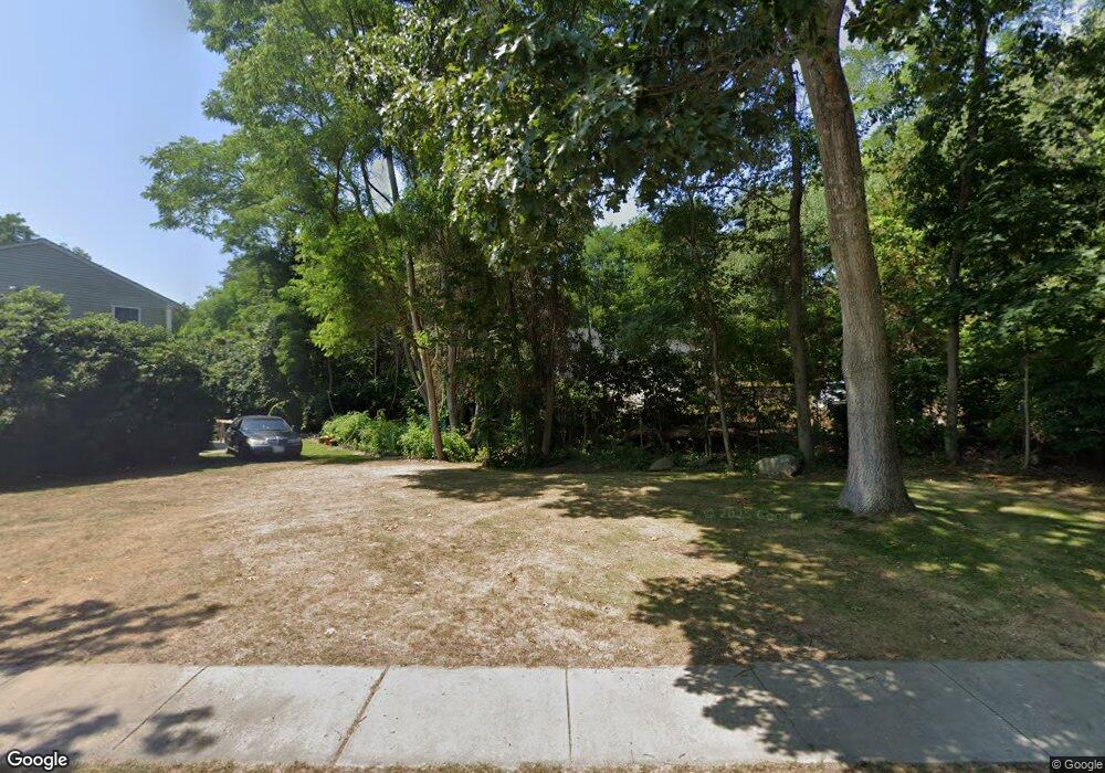 31 Allisons Ave, Wakefield, RI 02879 - photo 1