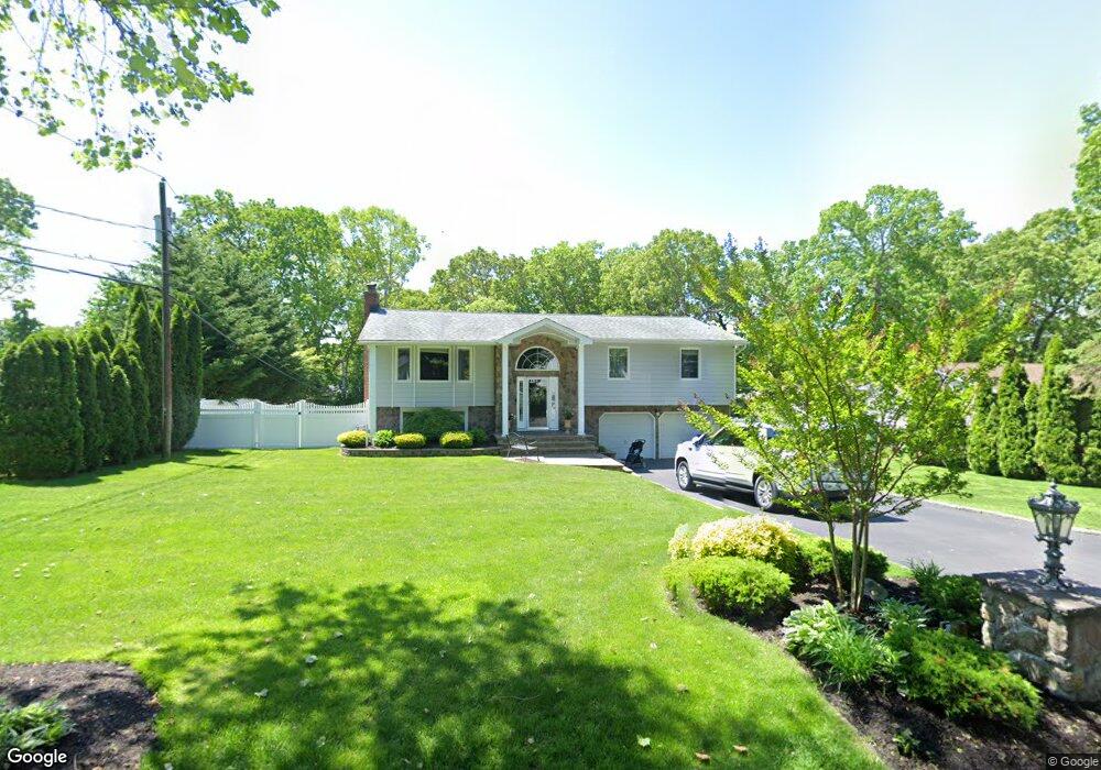 4 Chassyl Rd, ComMacK, NY 11725 - photo 1