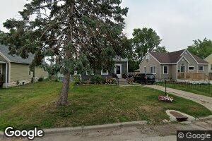 327 12th St SW, Cedar Rapids, IA 52404