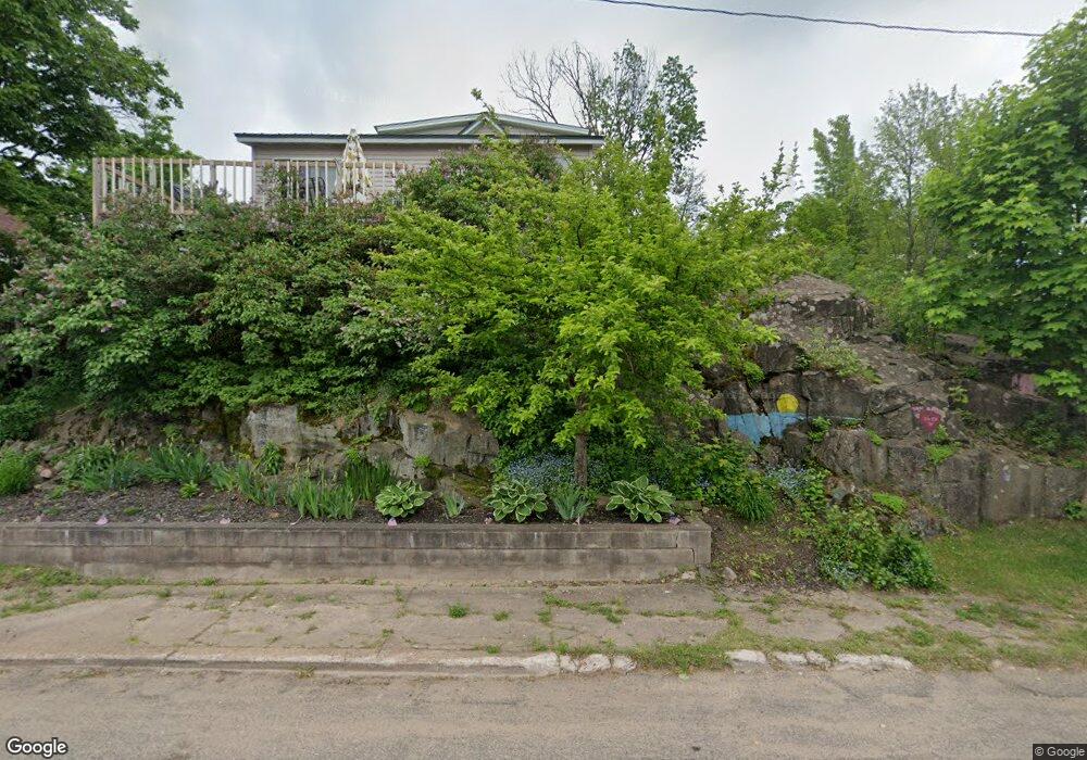 318 N Pioneer Ave, Negaunee, MI 49866 - photo 1