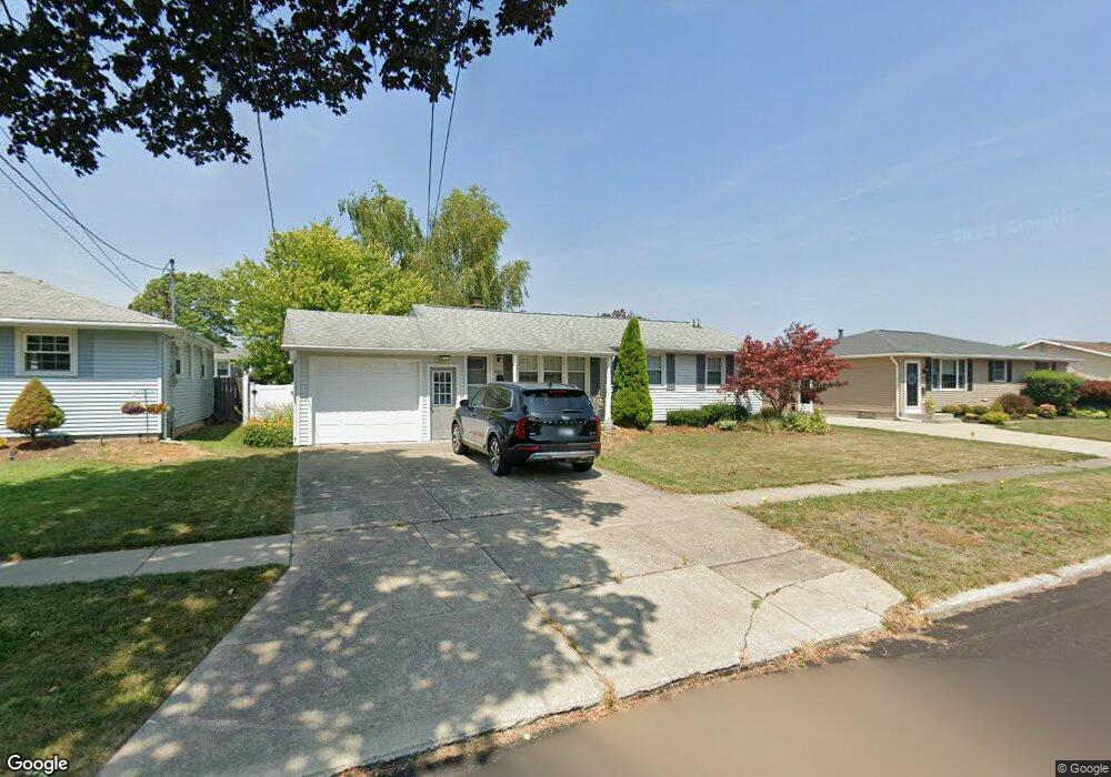 820 Remington Dr, North Tonawanda, NY 14120 - photo 1