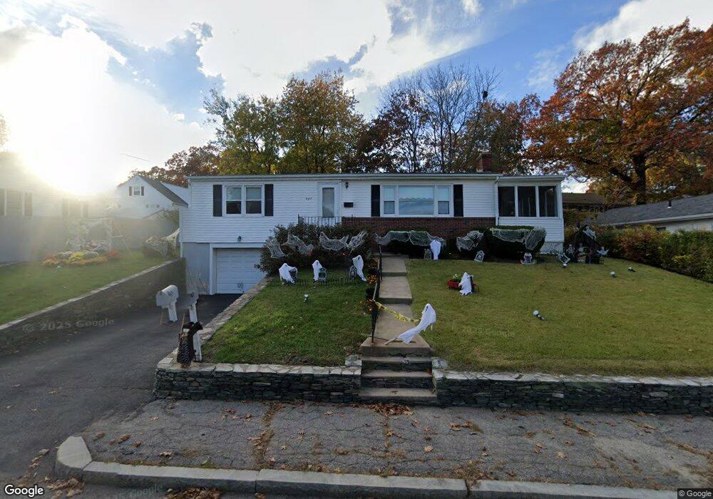 467 Budlong Rd, Cranston, RI 02920 - photo 1