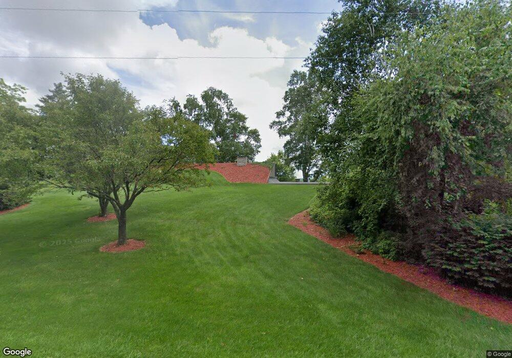 1437 W Point Rd, La Crescent, MN 55947 - photo 1