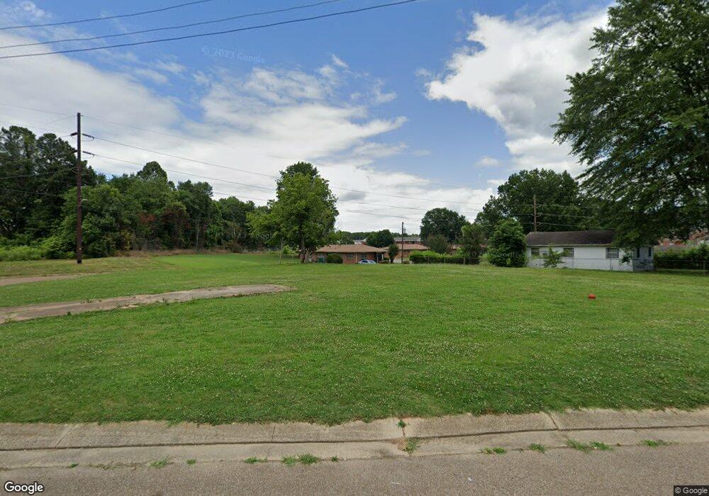 134 Booker St, Jackson, TN 38301 - photo 1