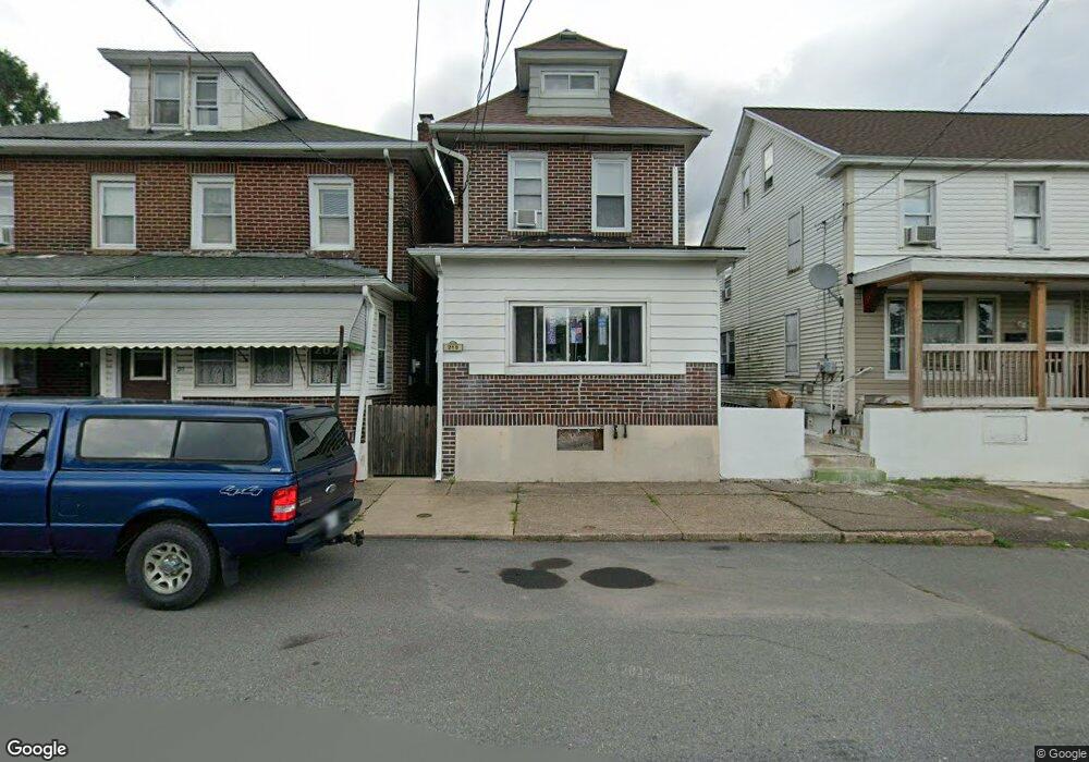 217 W Sherman St, McAdoo, PA 18237 - photo 1