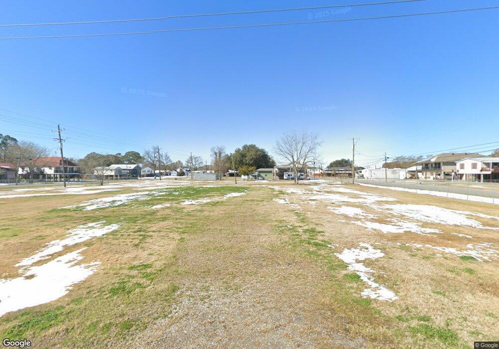 319 E Main St, Delcambre, LA 70528 - photo 1
