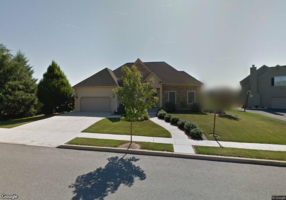 2510 Halleck Dr, Whitehall, PA 18052 - photo 1