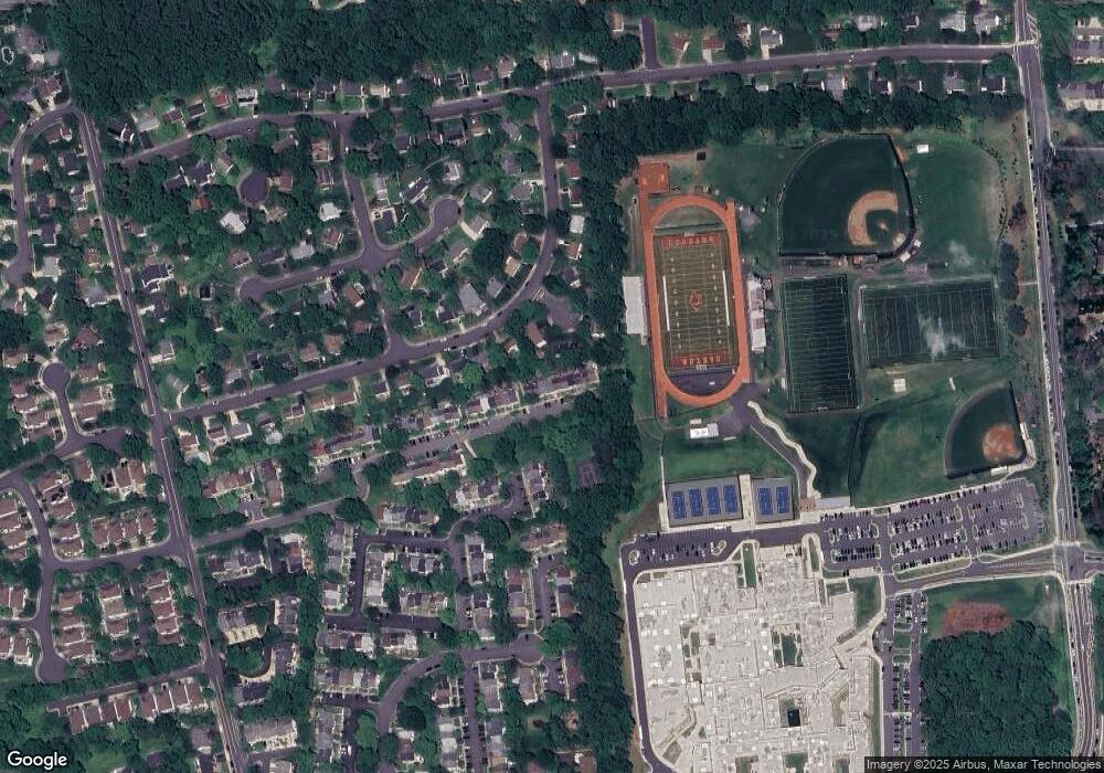 9820 Oakdale Woods Ct, Vienna, VA 22181 - photo 1