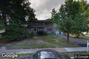 1 Markus Dr, Kendall Park, NJ 08824