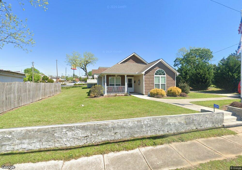 204 Taylor St, Barnesville, GA 30204 - photo 1