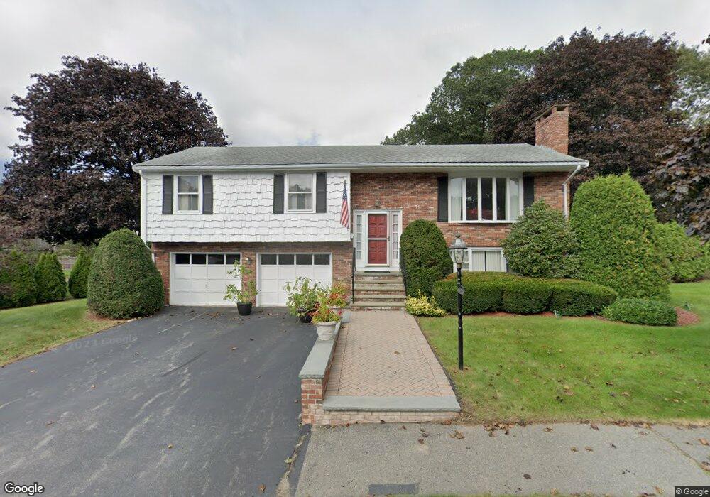 17 Fieldstone Dr, Stoneham, MA 02180 - photo 1