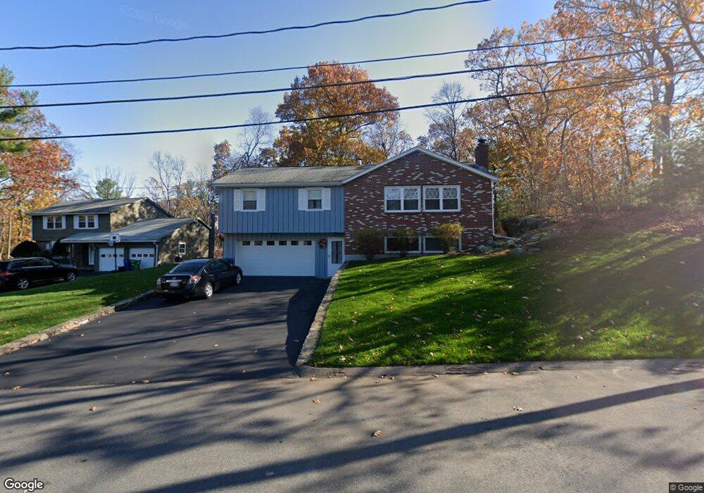 10 Sparhawk Dr, Burlington, MA 01803 - photo 1