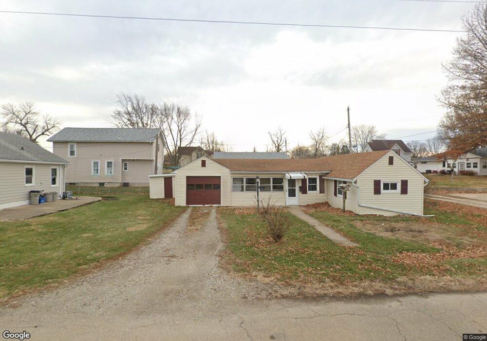 210 W Warren St, Princeton, IL 61356 - photo 1