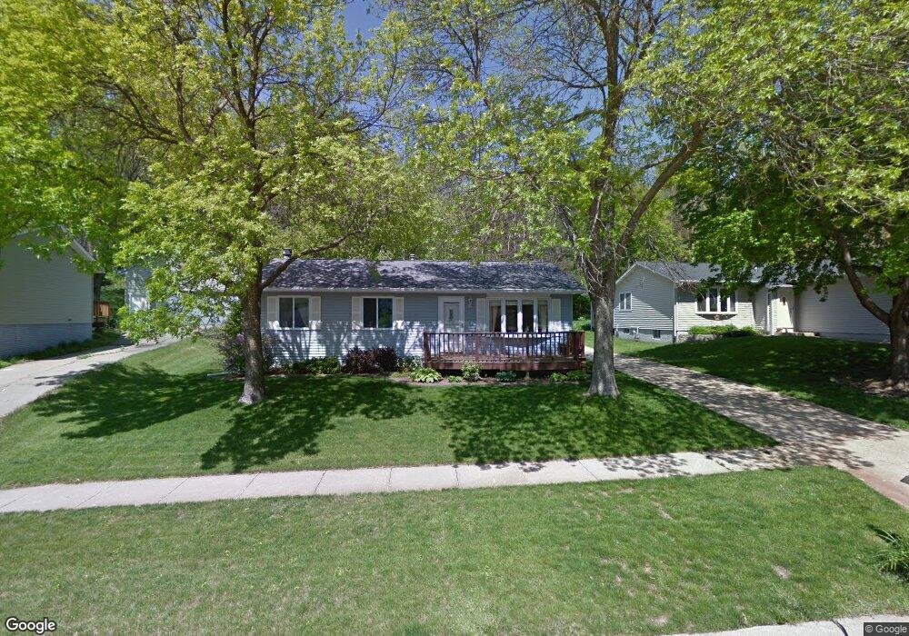 1732 Woodside Ct NW, Cedar Rapids, IA 52405 - photo 1