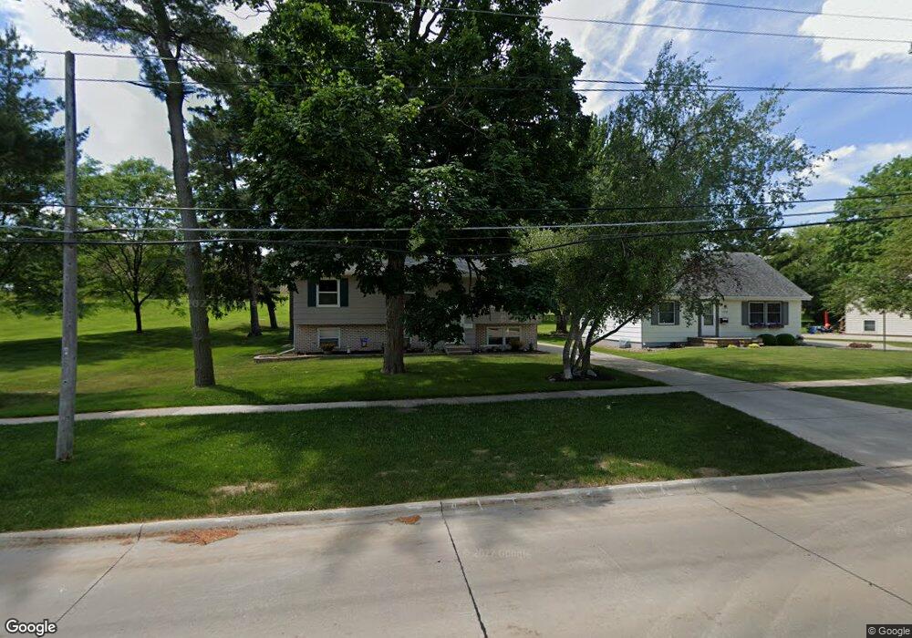 1102 W 4th St, Cedar Falls, IA 50613 - photo 1