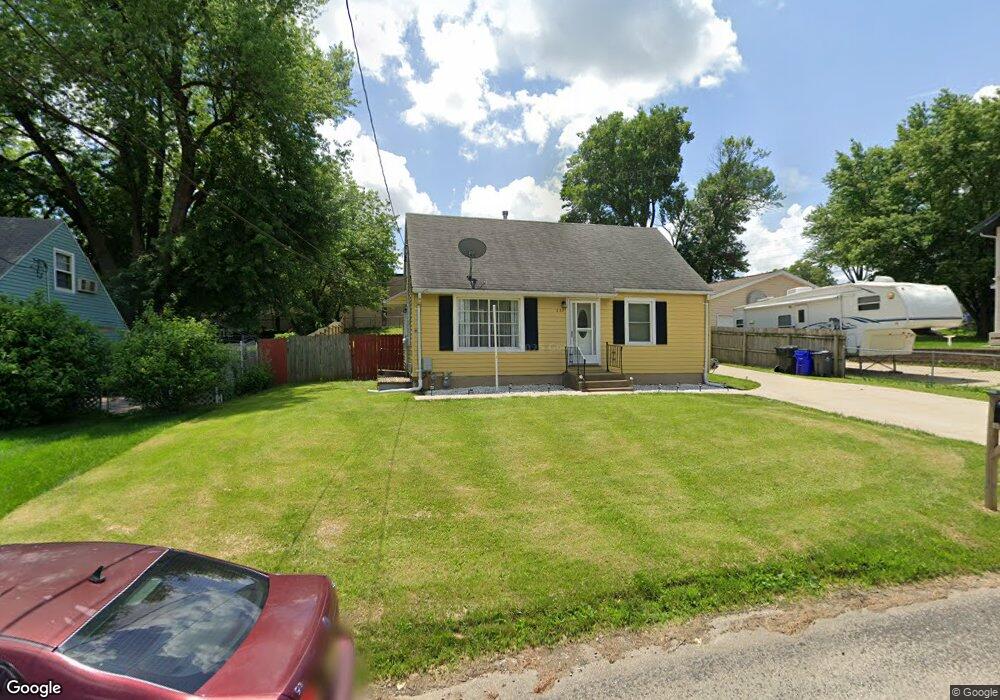 237 26th Ave SW, Cedar Rapids, IA 52404 - photo 1