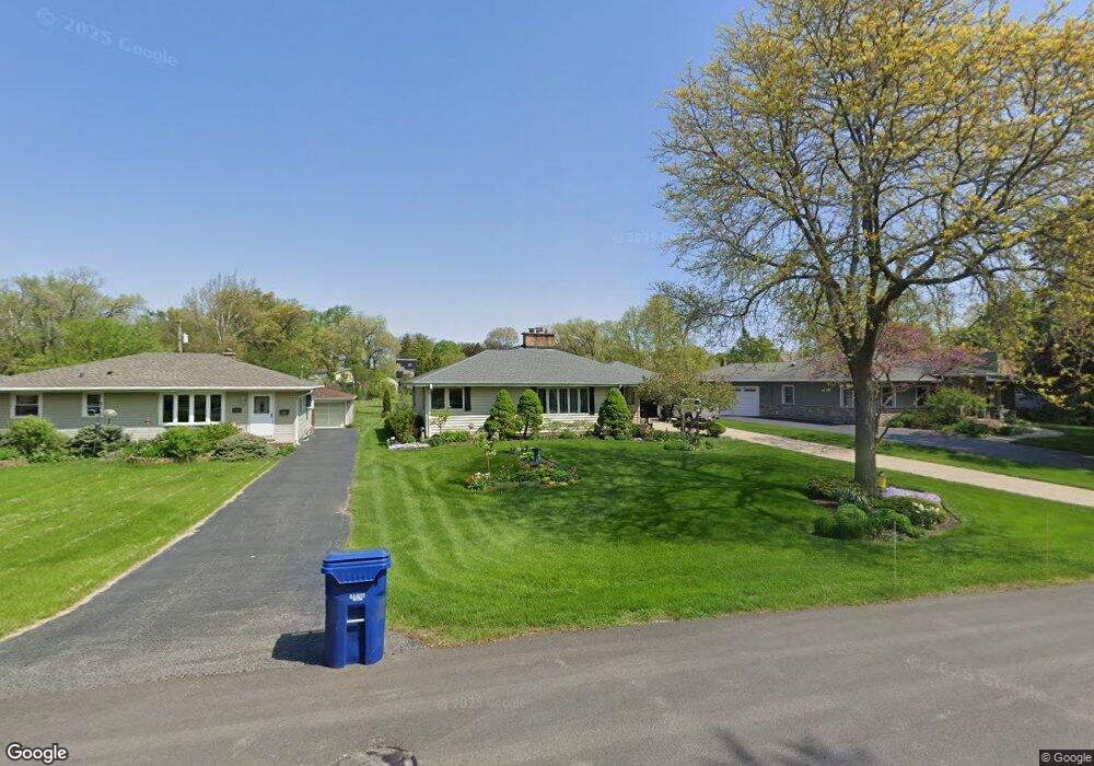 611 E Elm St, Wheaton, IL 60189 - photo 1