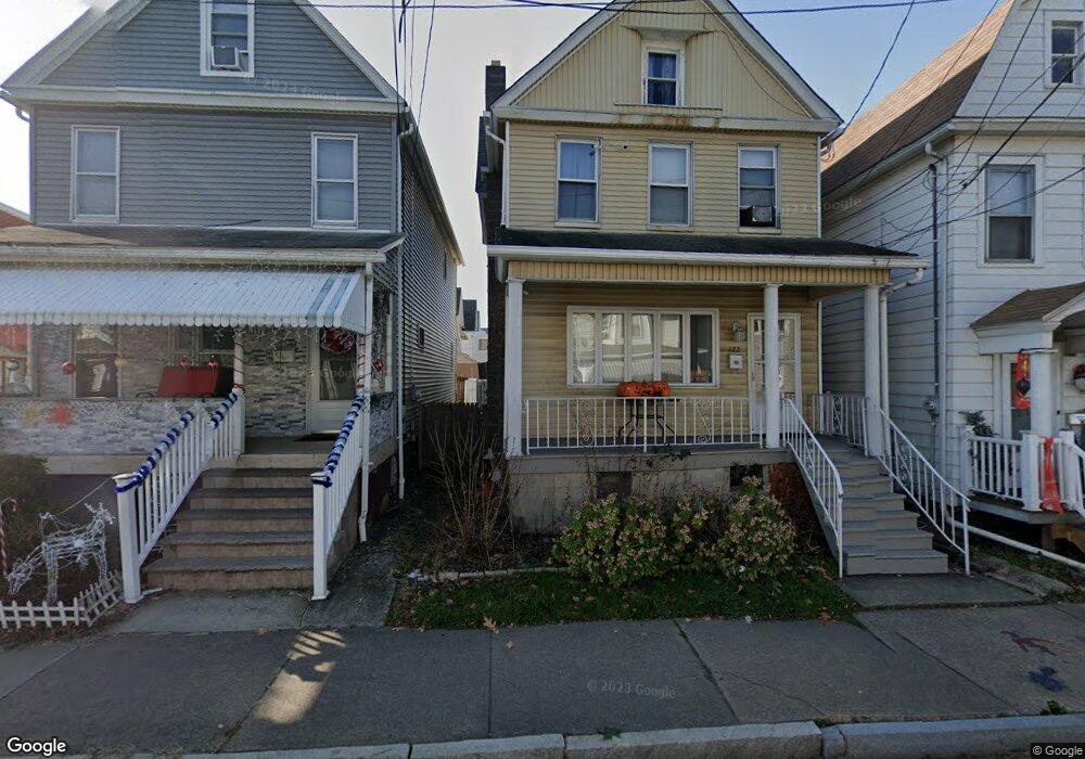 172 Wood St, Wilkes Barre, PA 18702 - photo 1