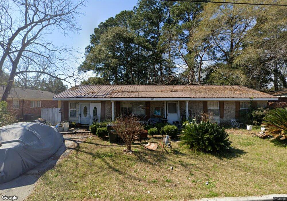 315 S Claxton Ave, Claxton, GA 30417 - photo 1