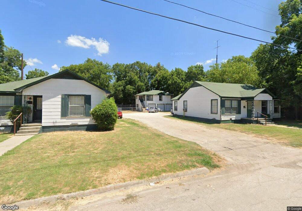 211 1/2 Blanton St, Gainesville, TX 76240 - photo 1