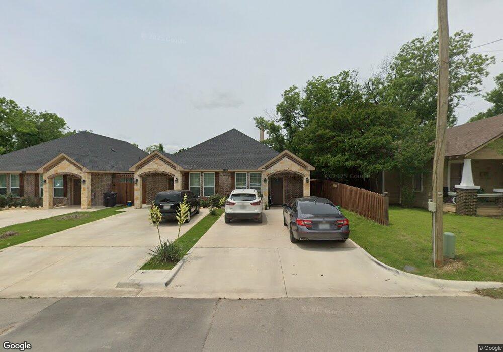 105 Sabine Ave unit 4, Cleburne, TX 76031 - photo 1
