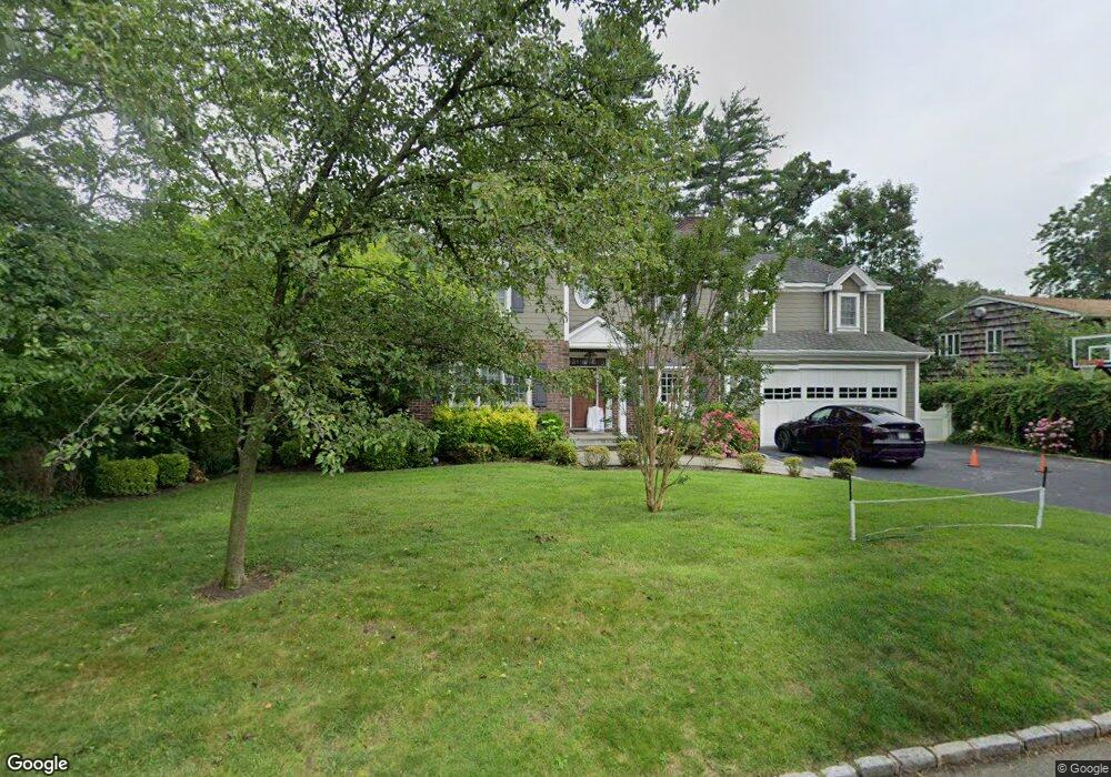 44 Colony Ln, Manhasset, NY 11030 - photo 1