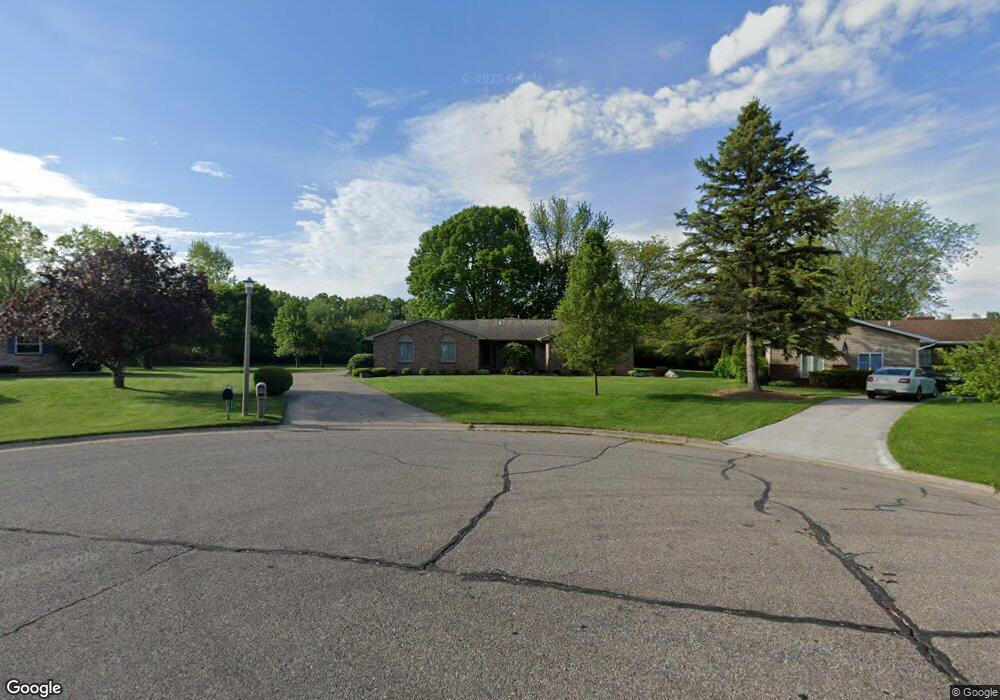 8257 Hidden Creek Ct, Flushing, MI 48433 - photo 1