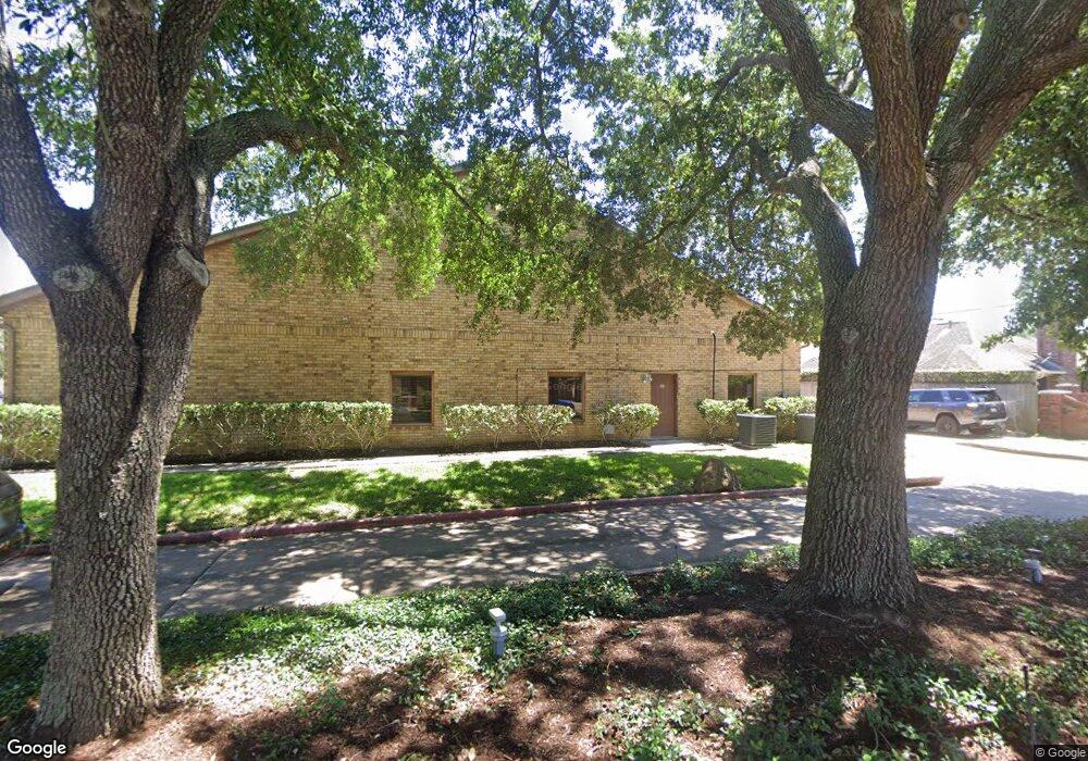 349 E Parkwood Dr, Friendswood, TX 77546 - photo 1