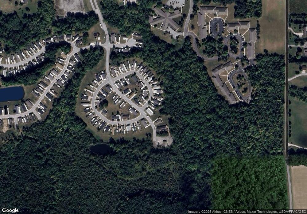 215 Pinewood Cir, Lima, OH 45804 - photo 1