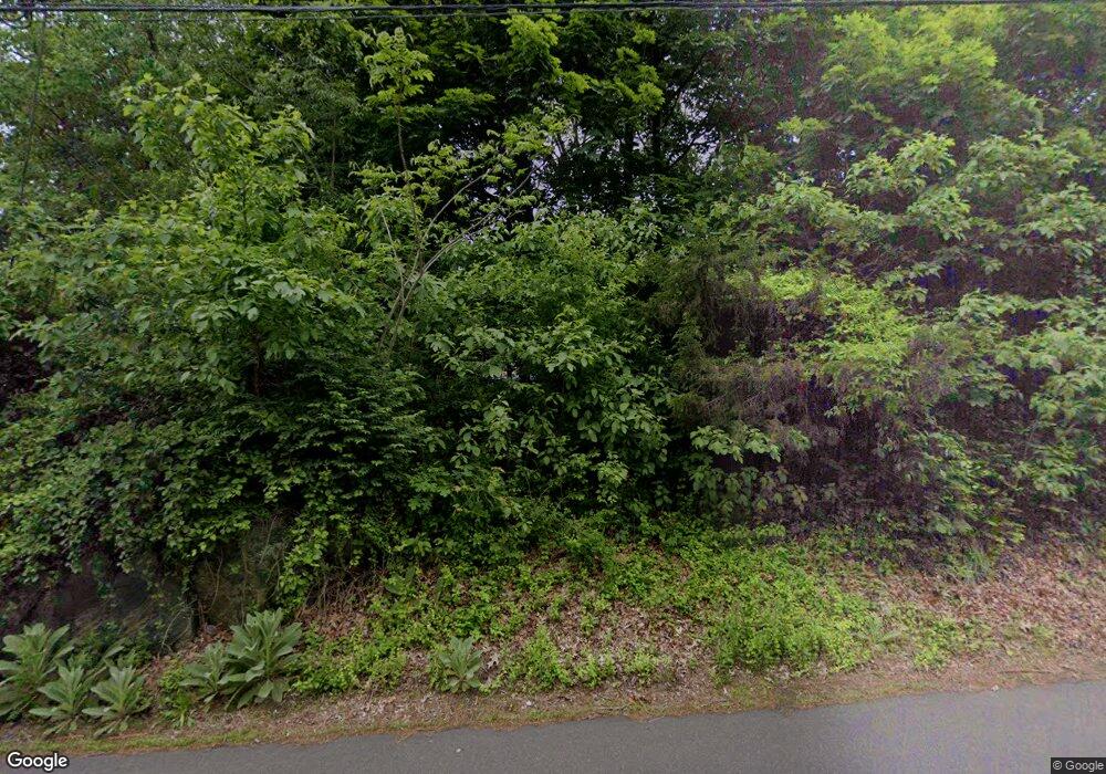 658 Chestnut Ridge Rd, Orange, CT 06477 - photo 1