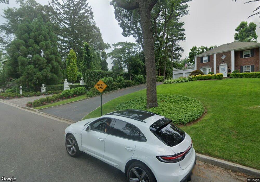 36 Soundview Crest, Manhasset, NY 11030 - photo 1