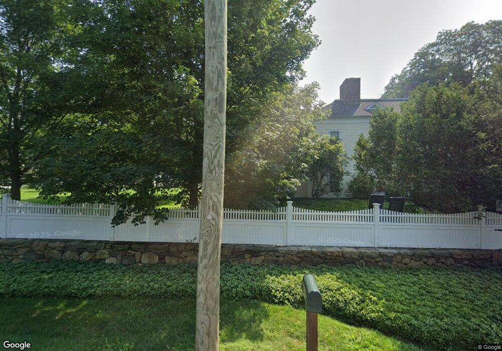 443 Round Hill Rd, Greenwich, CT 06831 - photo 1