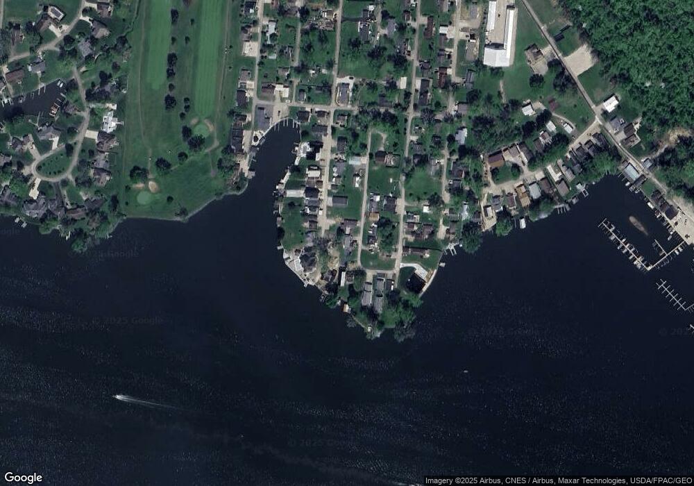 690 Lancaster Ave, Thornville, OH 43076 - photo 1