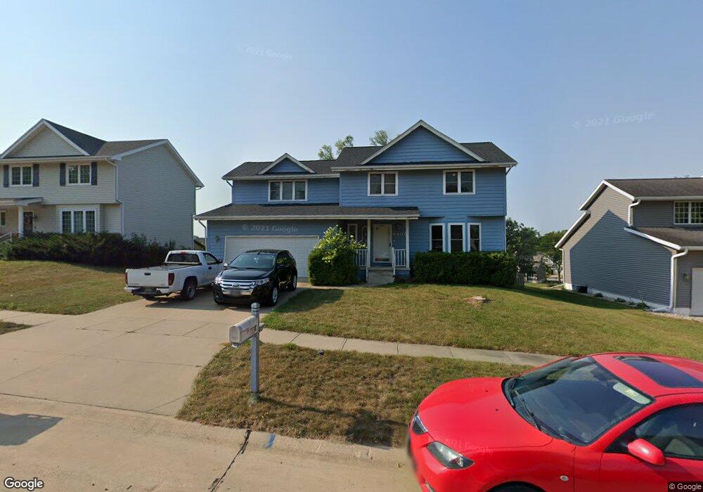 4407 Topaz Ave NW, Cedar Rapids, IA 52405 - photo 1