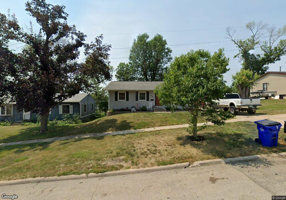 906 18th St NW, Cedar Rapids, IA 52405 - photo 1