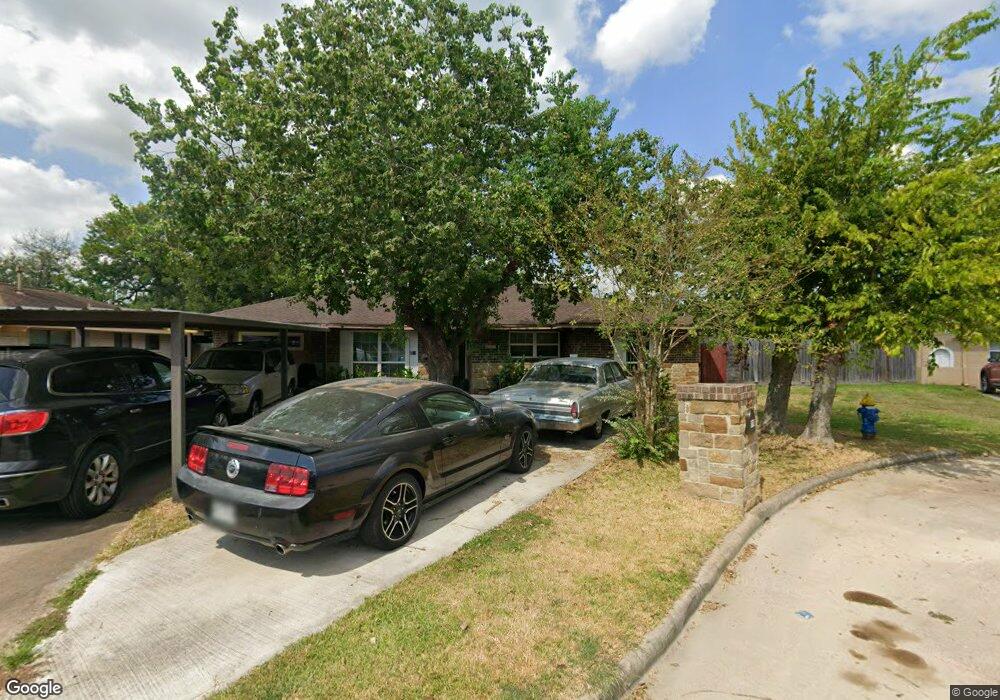 6310 Tall Willow Dr, Houston, TX 77088 - photo 1