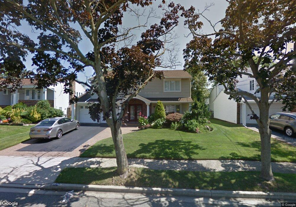 2078 Blanche Ln, Merrick, NY 11566 - photo 1