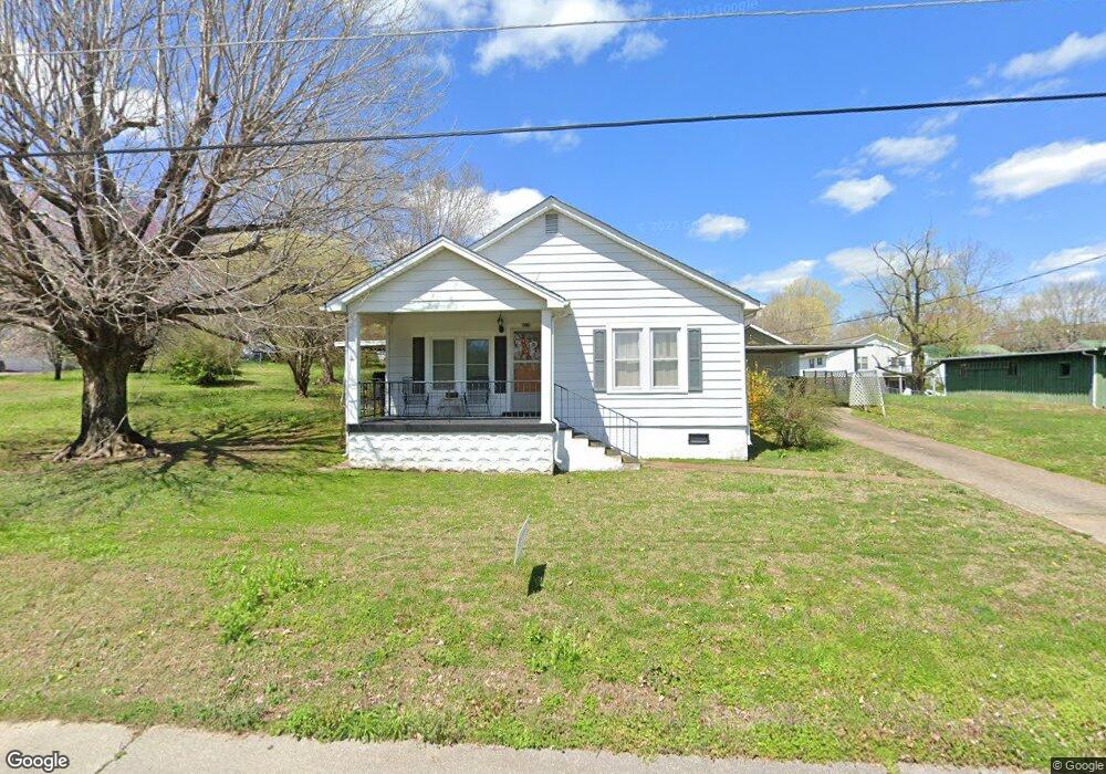 410 Sylvis St, Dickson, TN 37055 - photo 1