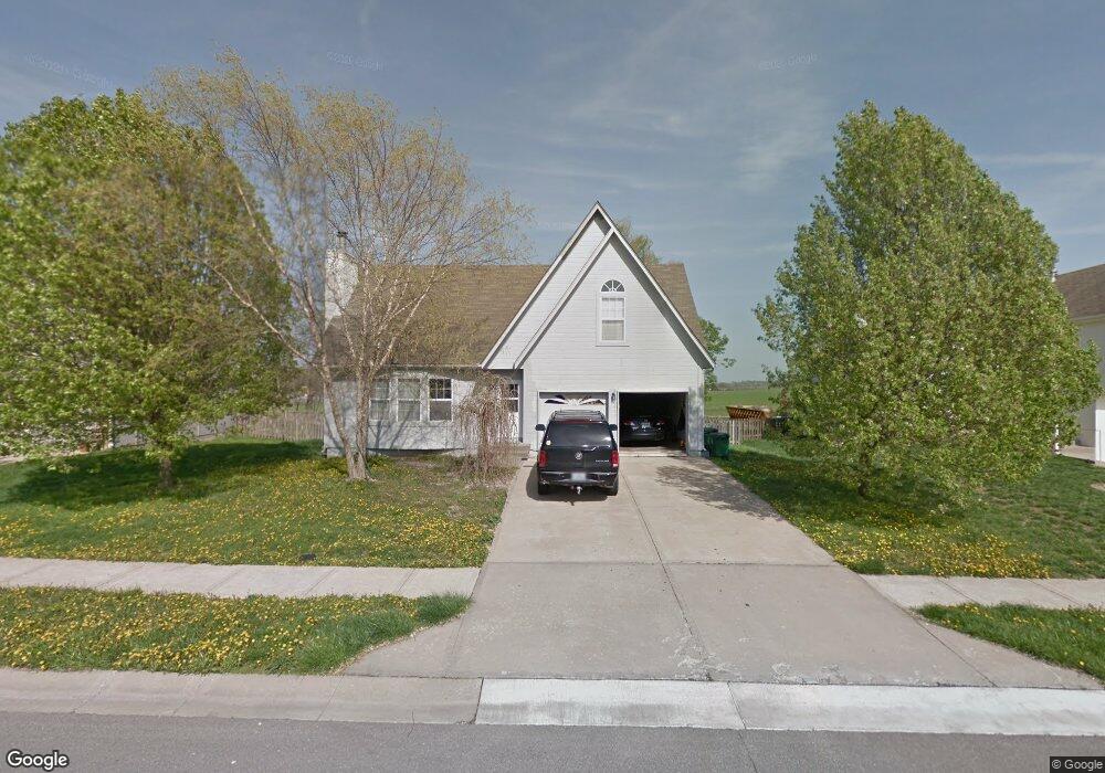 509 N Crest Dr, Raymore, MO 64083 - photo 1