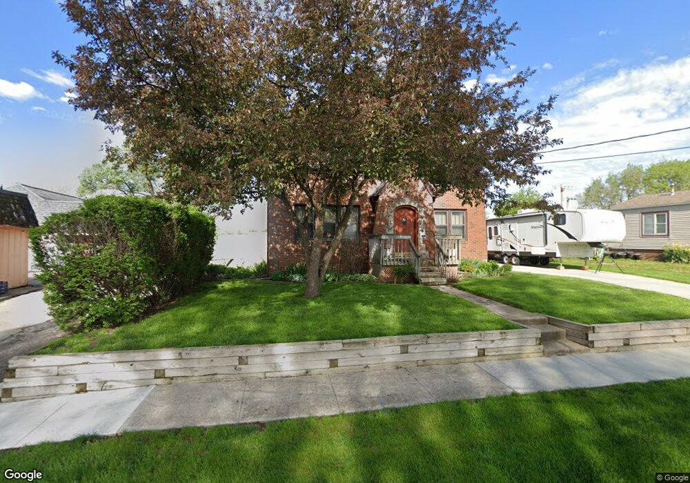 1706 E 27th St, Des Moines, IA 50317 - photo 1