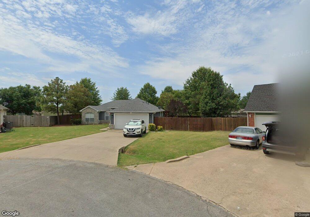 1126 S Hummingbird Cir, Skiatook, OK 74070 - photo 1