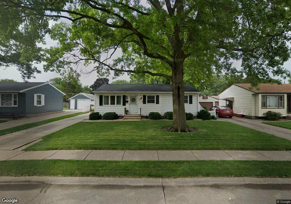 2116 W 34th St, Davenport, IA 52806 - photo 1
