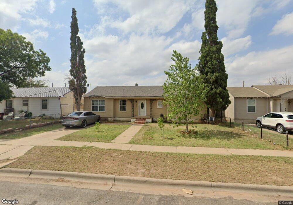 302 W Jax Ave, Midland, TX 79701 - photo 1