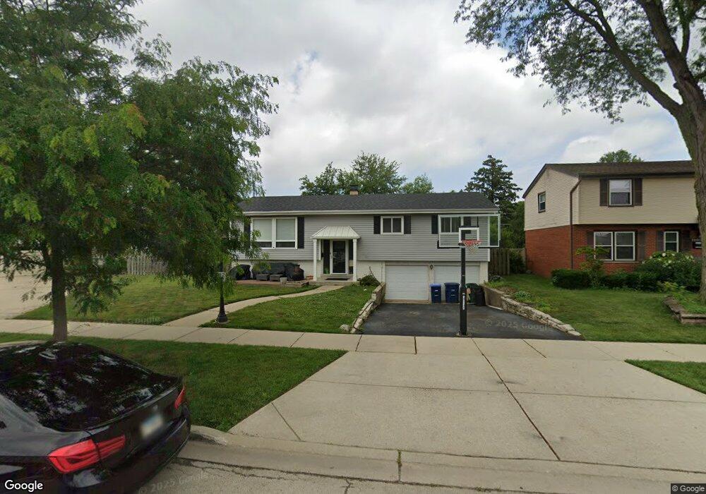 1812 Cedar Ct, Des Plaines, IL 60018 - photo 1
