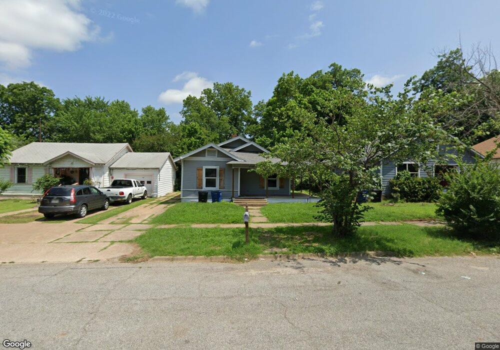 1119 W Chestnut St, Denison, TX 75020 - photo 1