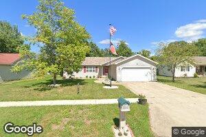1855 Victoria Ln, Charleston, IL 61920