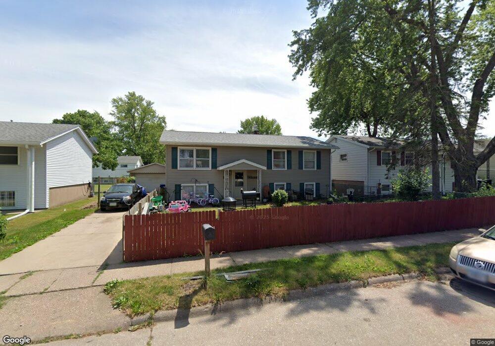 1909 W 70th St, Davenport, IA 52806 - photo 1